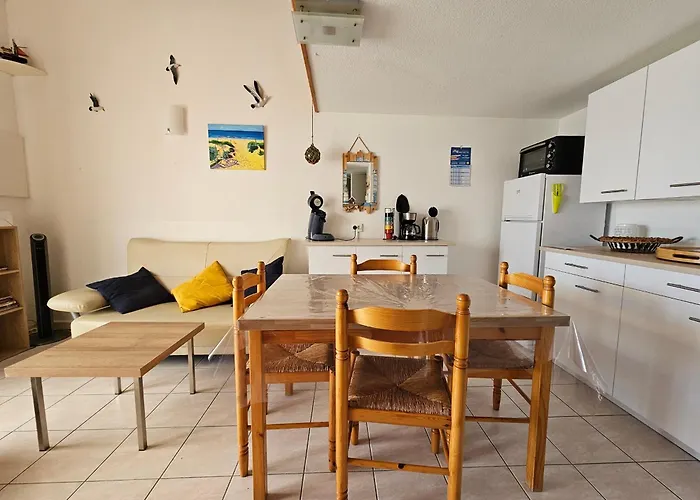 Maisonnette Lumineuse Proche Avec Piscine - Fr-1-476-198