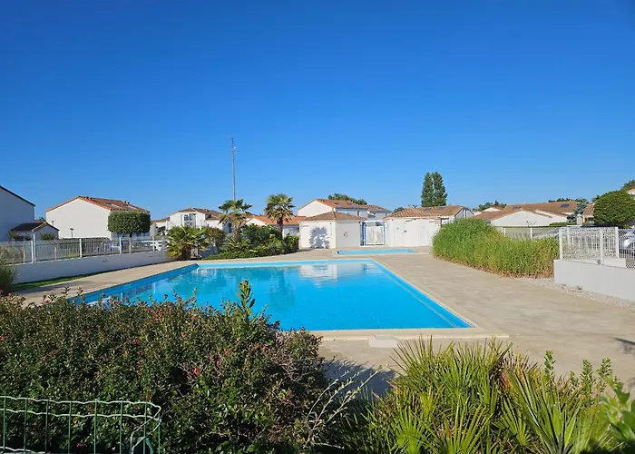 Maisonnette Lumineuse Proche Avec Piscine - Fr-1-476-198 *